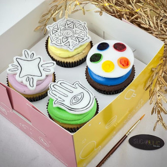 DIY Cupcakes - Set of 4 ( 3 Drawing, 1 Color Palette, 1 Brush) DIY Cupcakes - Set of 4 ( 3 Drawing, 1 Color Palette, 1 Brush)