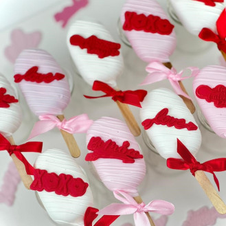 Valentine Cakesickles (per piece) Valentine Cakesickles (per piece)